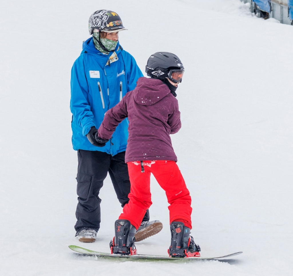 ski snowboard lessons at bromley mountain